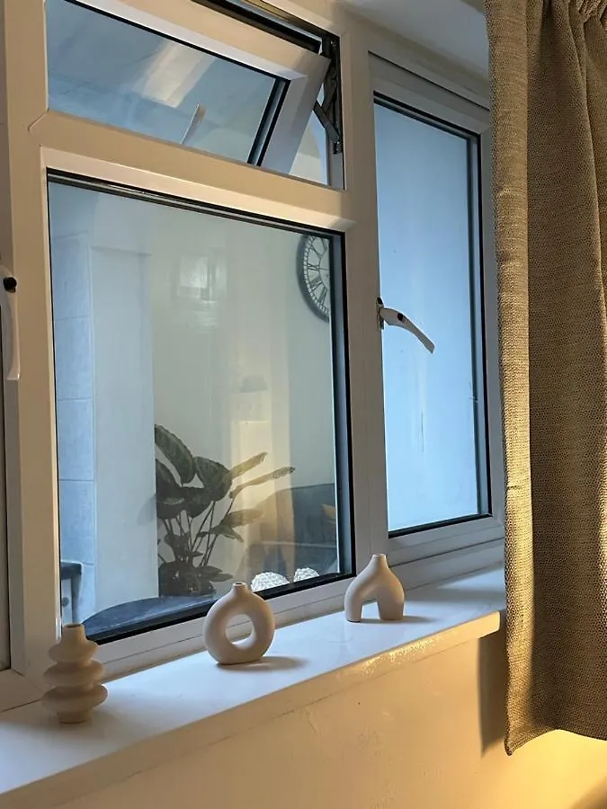Artistic Two Bedroom Apartment Londres