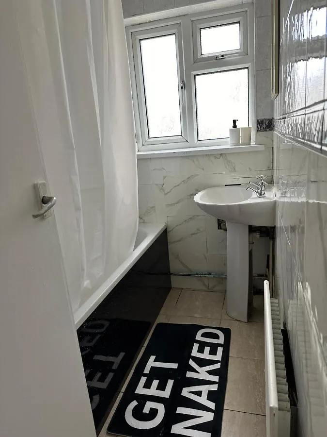 Artistic Two Bedroom Apartment Londres