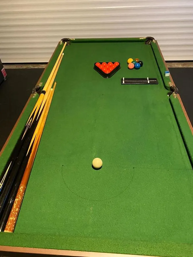 Artistic Two Bedroom Apartment Londres